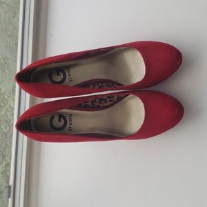 Red pumps